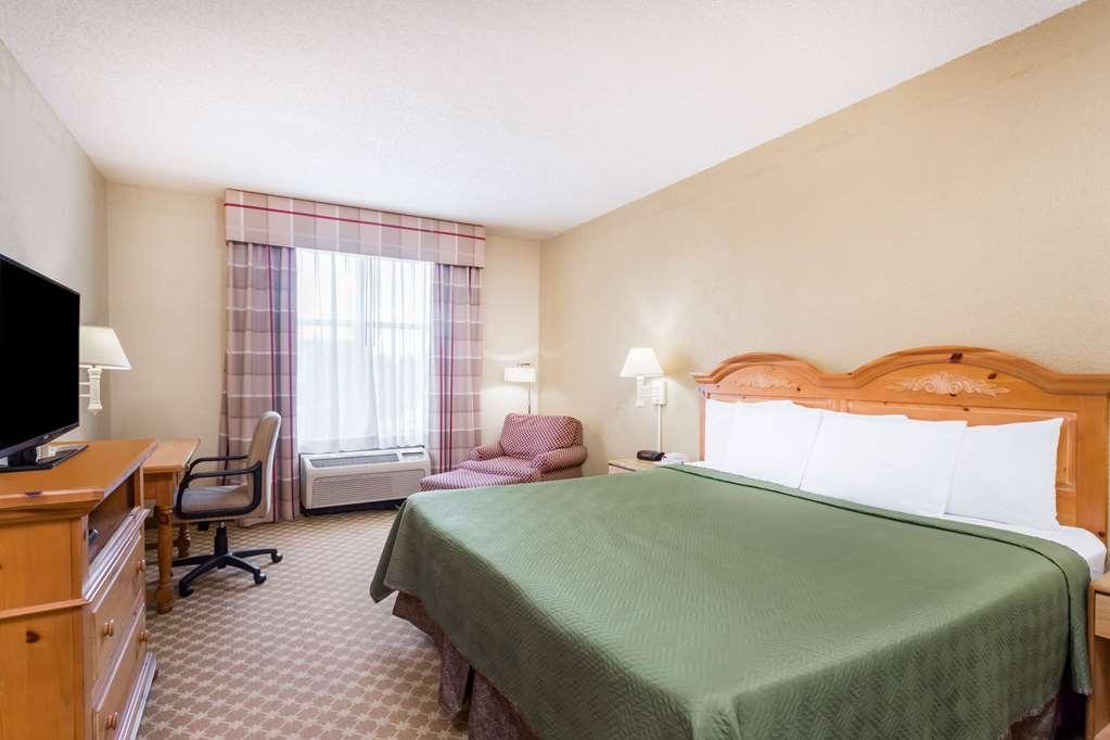 Wingate By Wyndham Savannah Gateway Room photo